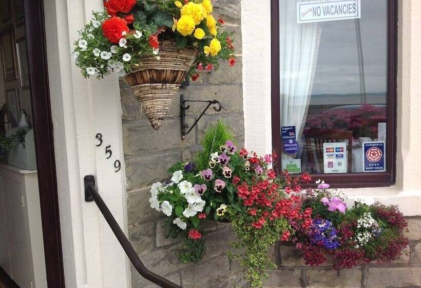 Пансион Yacht Bay View