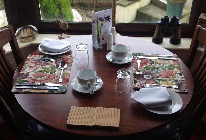 Пансион Yacht Bay View