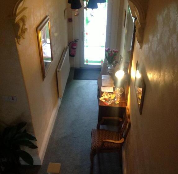 Пансион Yacht Bay View