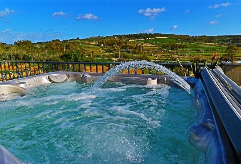 Stunning Views 4 Bedrooms Penthouse In Marsaxlokk