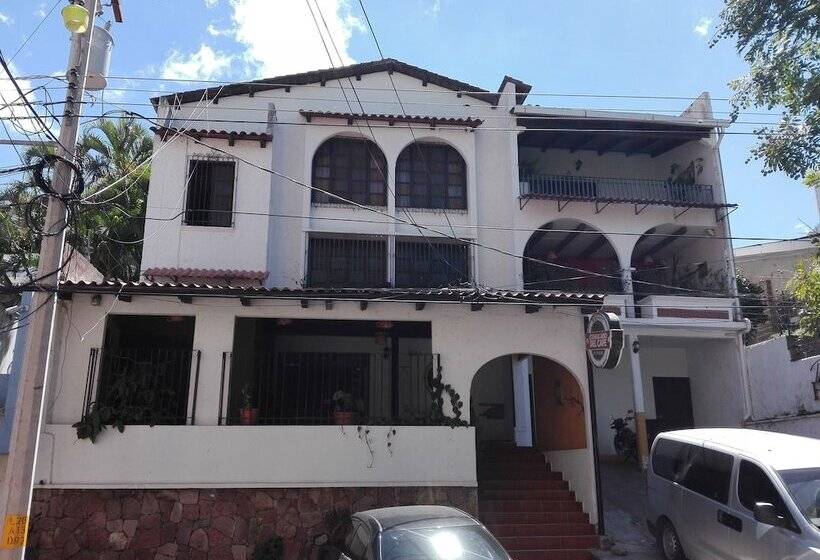 President House Hotel Hostel