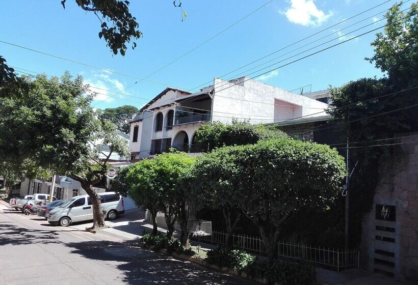 President House Hotel Hostel