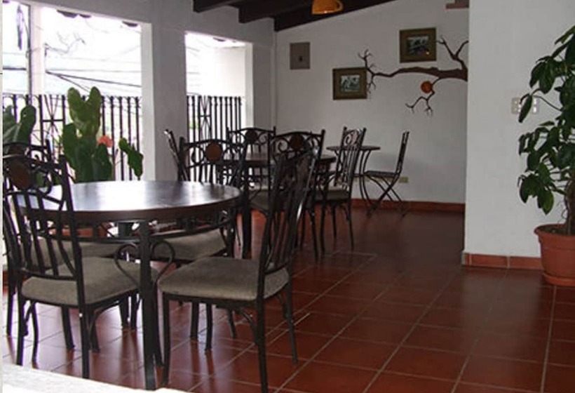 President House Hotel Hostel