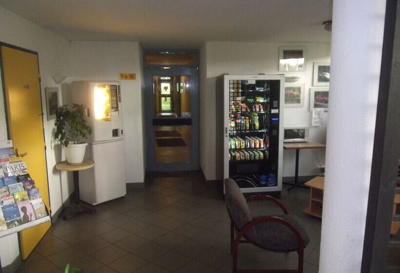 Rev Hotel Coignières