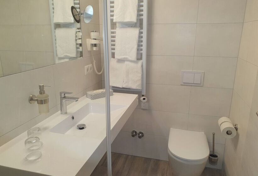 R&r Hotel Strandallee