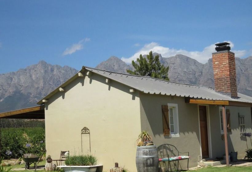 Seven Oaks Vineyard Cottages