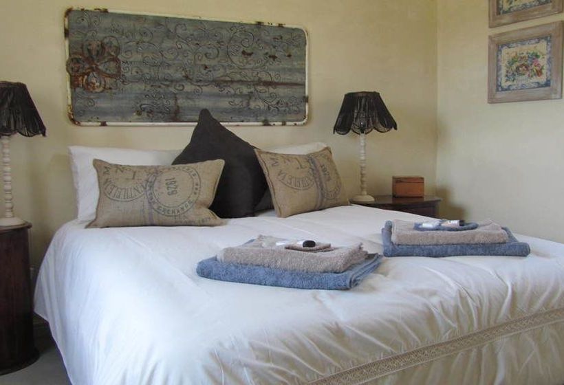 Seven Oaks Vineyard Cottages