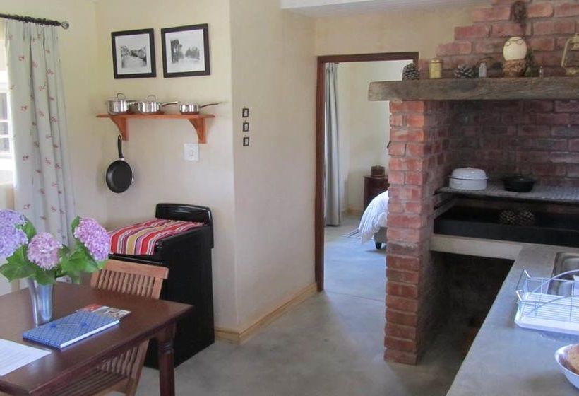 Seven Oaks Vineyard Cottages