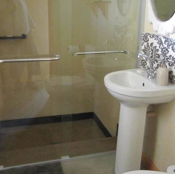 Seven Oaks Vineyard Cottages