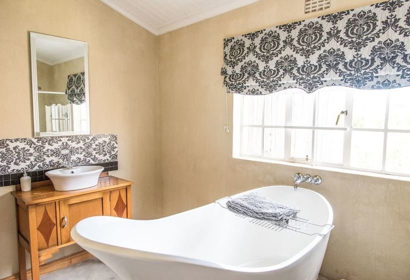 Seven Oaks Vineyard Cottages