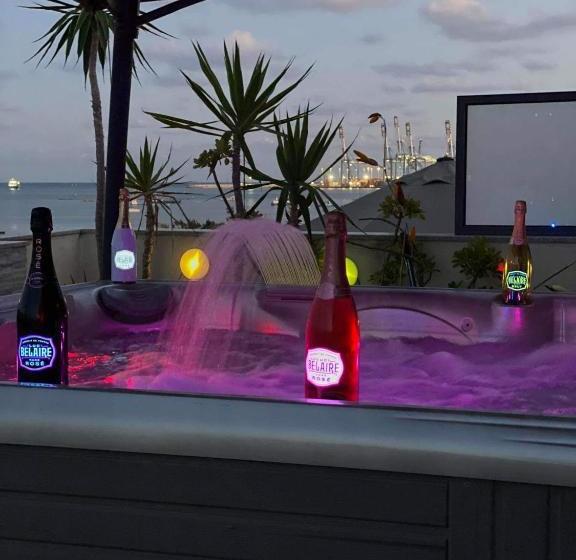 Stunning Views 4 Bedrooms Penthouse In Marsaxlokk