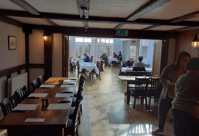 The Bear Inn And Burwash Motel