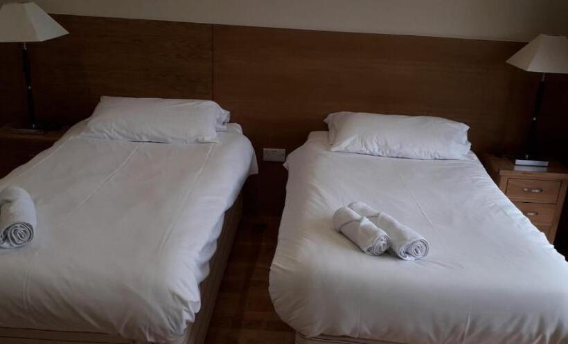 The Bear Inn And Burwash Motel