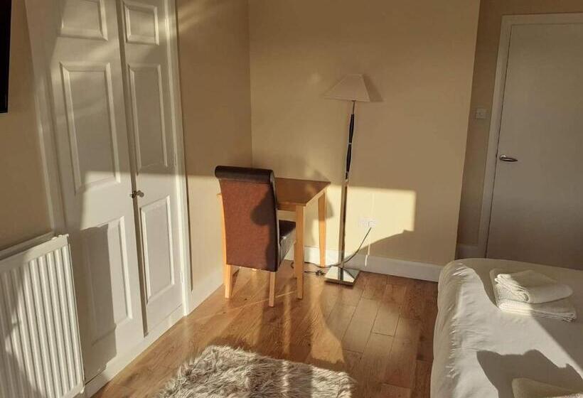 The Bear Inn And Burwash Motel