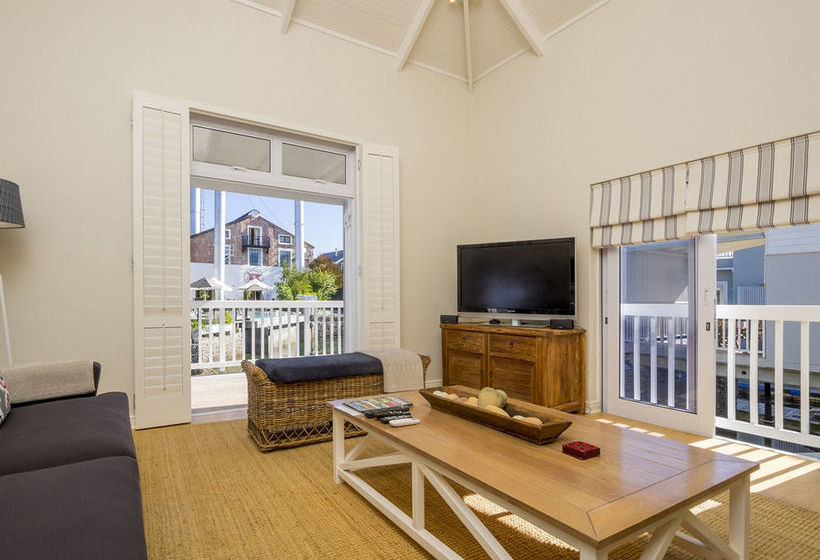 Thesen Islands Holiday House