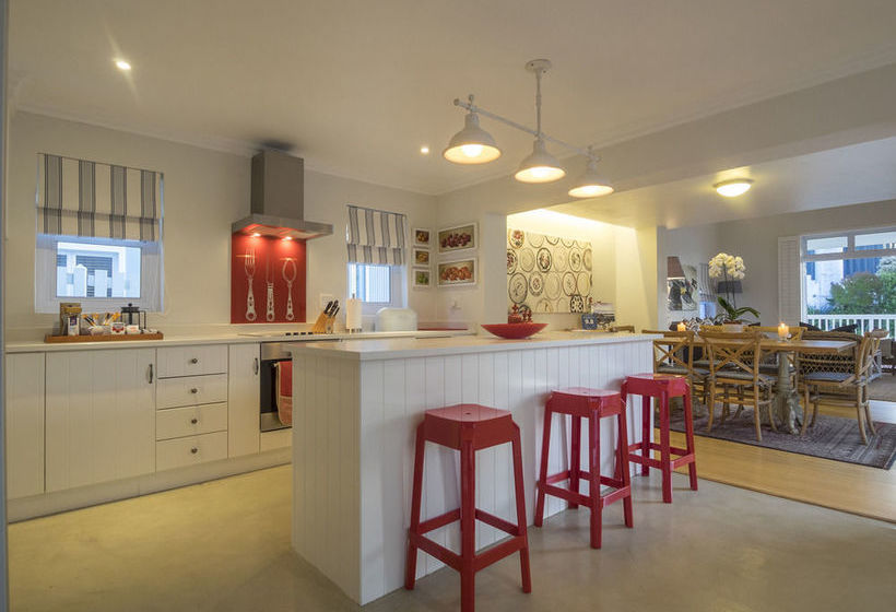 Thesen Islands Holiday House