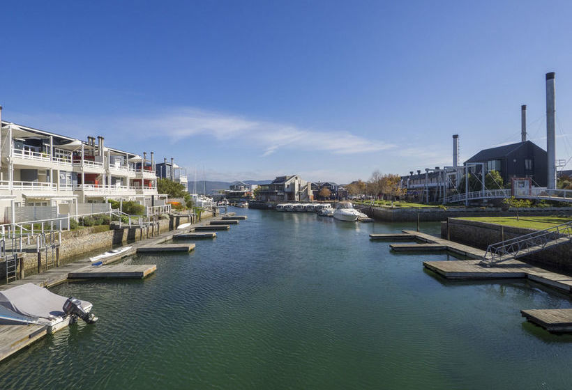 Thesen Islands Holiday House