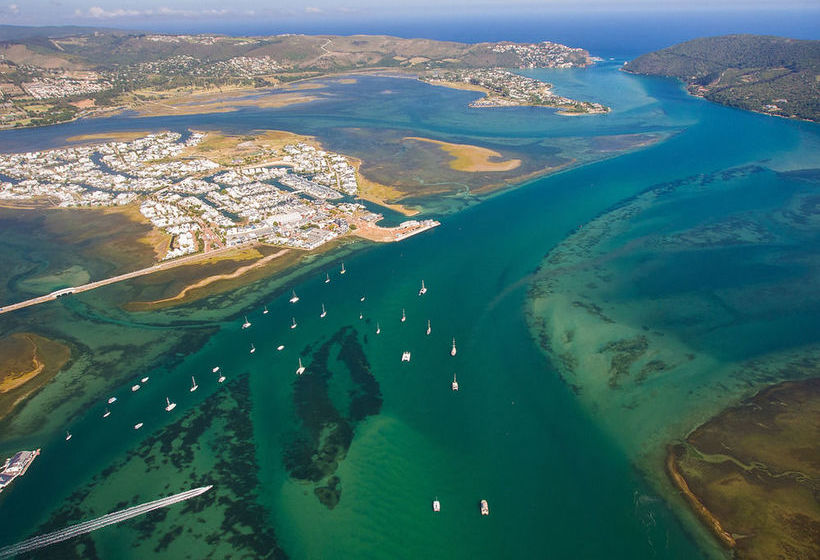 Thesen Islands Holiday House