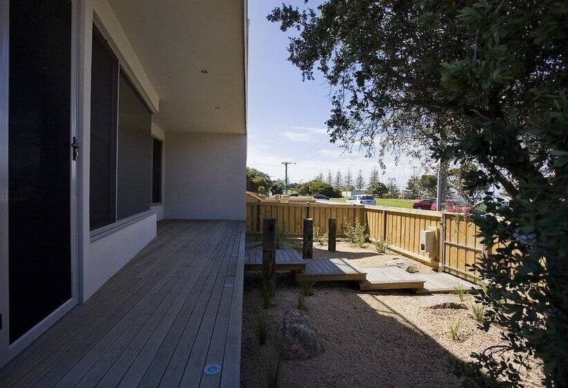 Two Bays Apartments