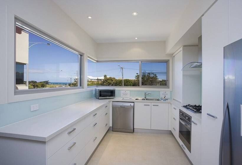 Two Bays Apartments