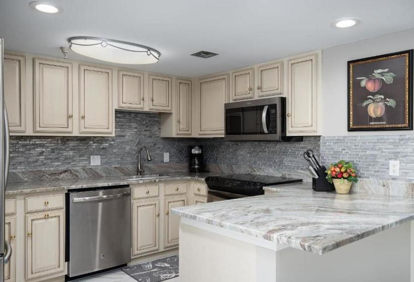 Waterview Towers 202 By Realjoy Vacations