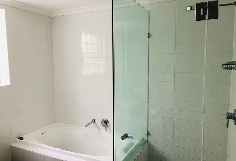 Wyndel Apartments   Encore