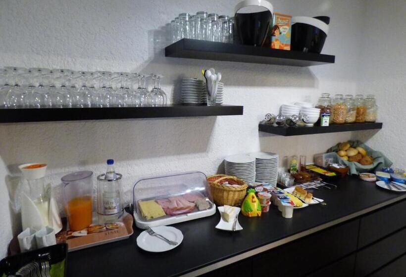 Zum Kronprinzen Hotel Garni