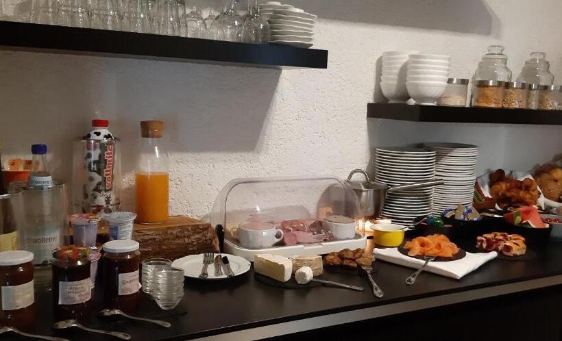 Zum Kronprinzen Hotel Garni