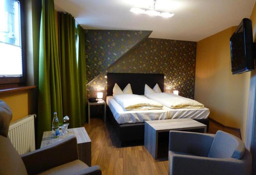 Zum Kronprinzen Hotel Garni