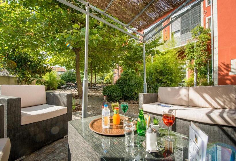 ユースホステル Gîte D'etape Des Capucins