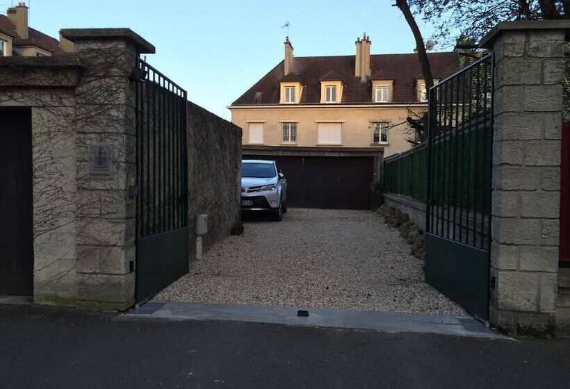 مبيت وإفطار Au Coeur De Beauvais