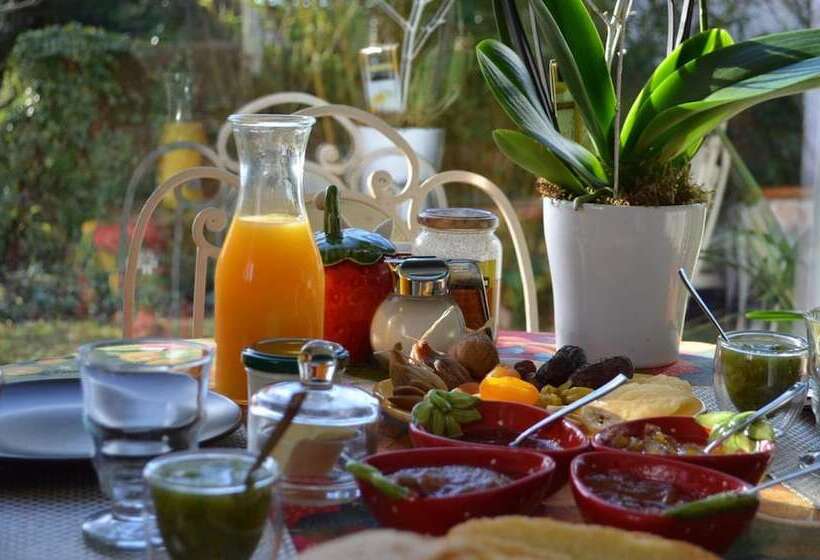 ベッドアンドブレックファースト Couette Et Cafe Creme