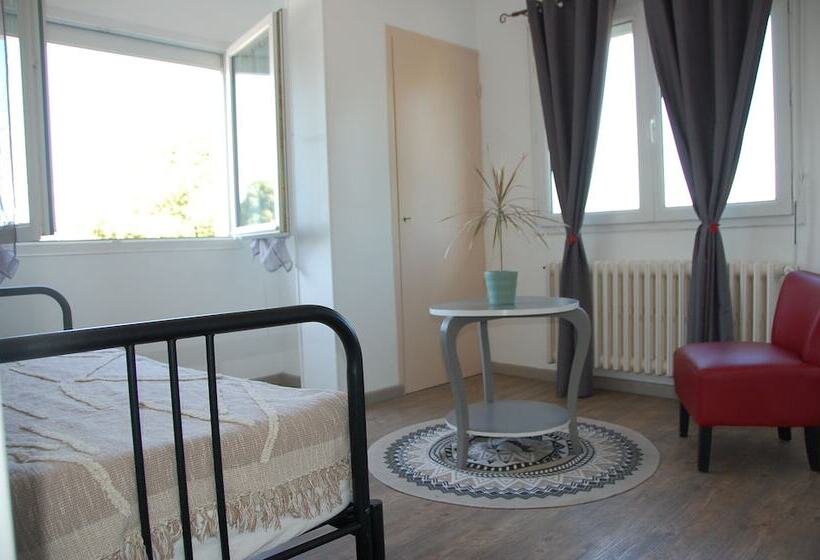 민박 Le Pont De La Loire