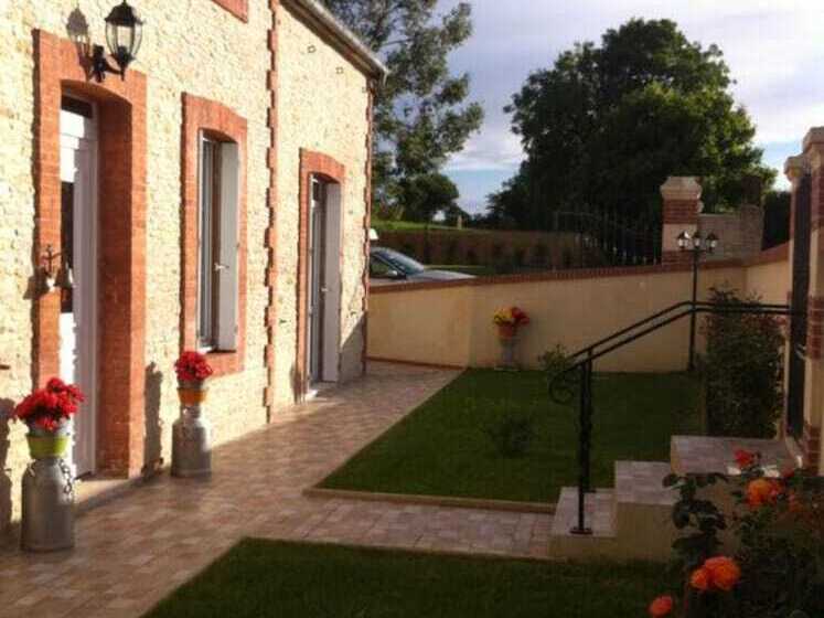 تختخواب و صبحانه Le Relais Du Douet