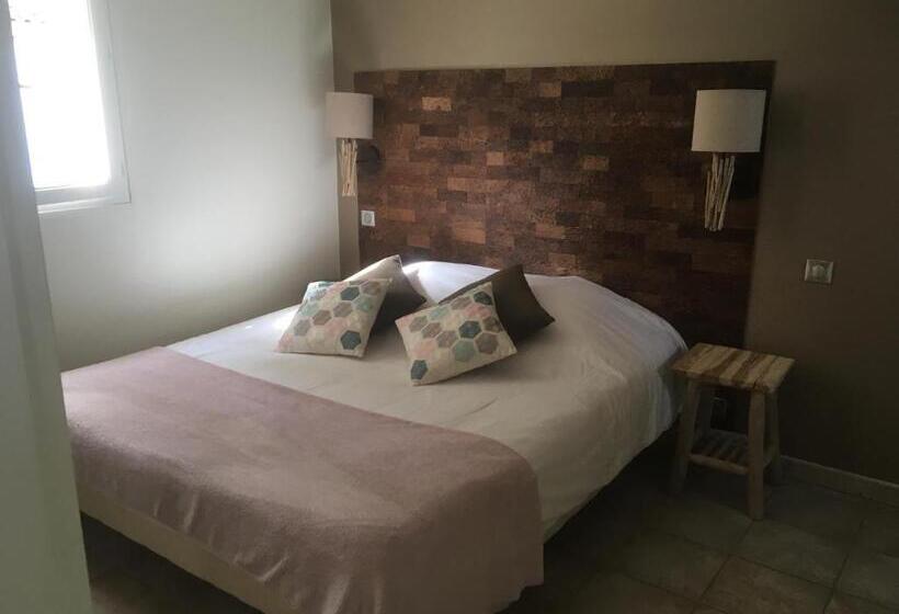 مبيت وإفطار Les Chambres Du Restaurant Le Castellaras   Teritoria