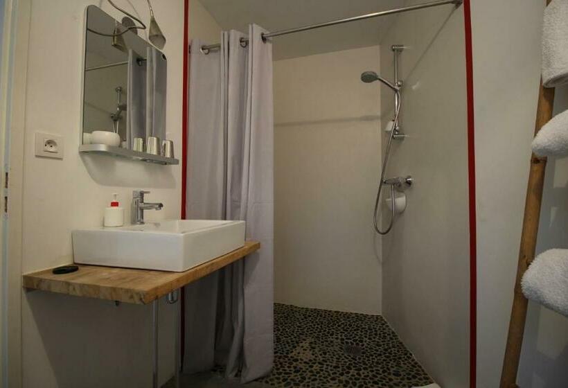 مبيت وإفطار Les Esplanes