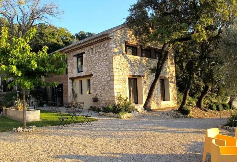 مبيت وإفطار Les Esplanes