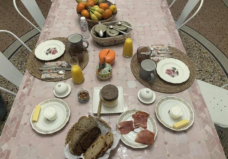 تختخواب و صبحانه Maison Douce Arles