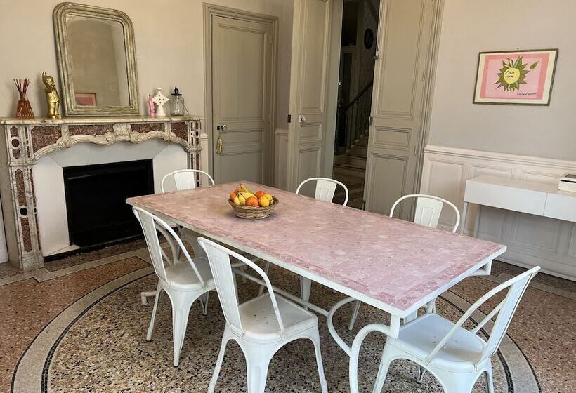 تختخواب و صبحانه Maison Douce Arles