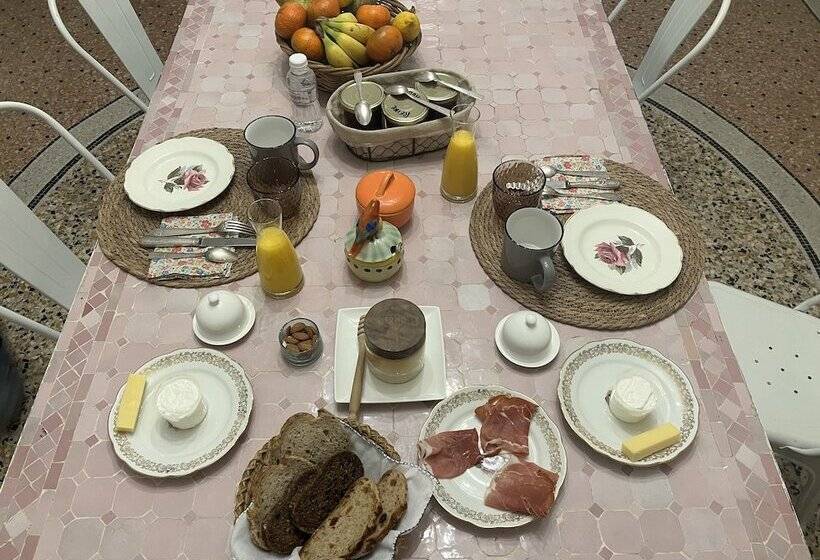 تختخواب و صبحانه Maison Douce Arles