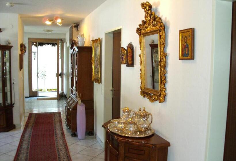 Bed and Breakfast Rheingold Garni