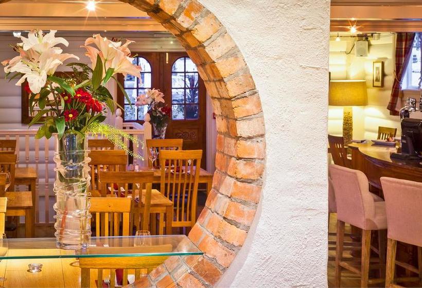 مبيت وإفطار The Log House