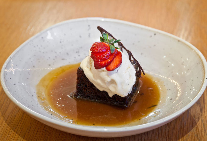 住宿加早餐  The Log House