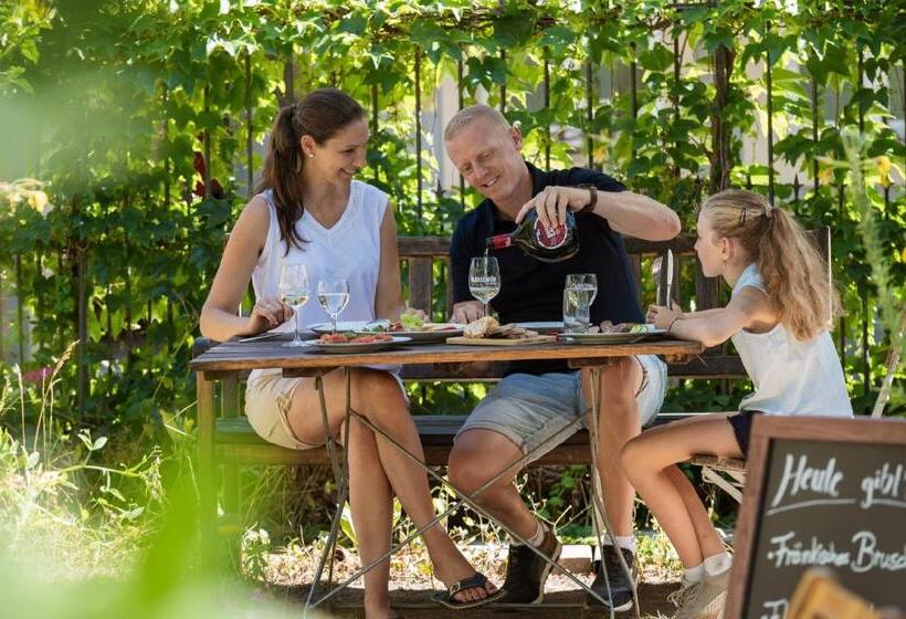 Biobausewein Wein Hotel Leben