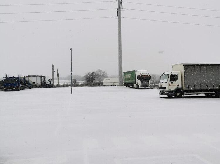 בית מלון כפרי Alpha