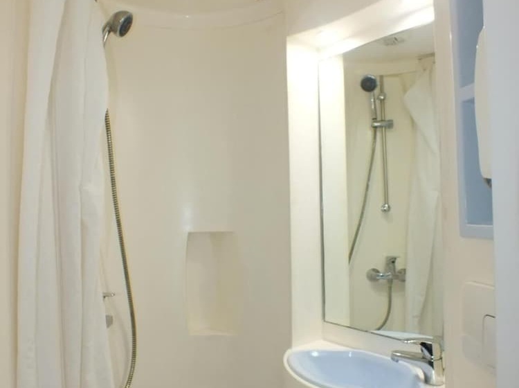 בית מלון כפרי Alpha