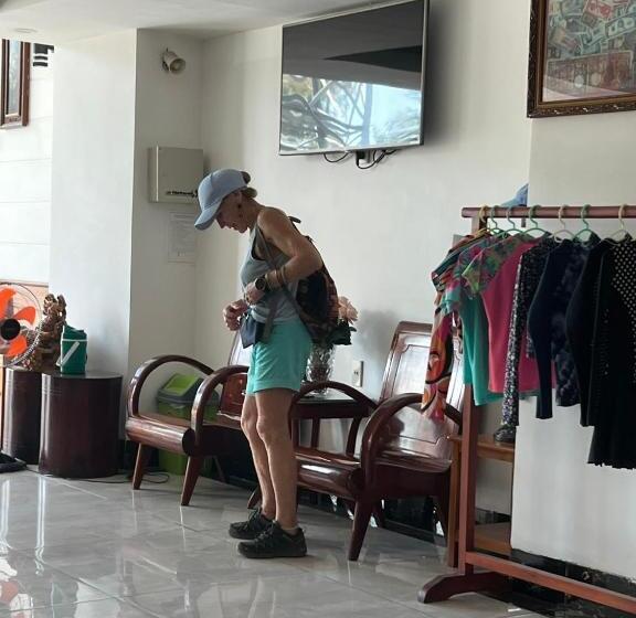 هتل Hà Tiên Hạnh Phúc