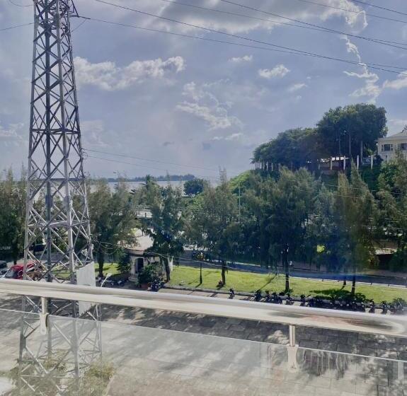 هتل Hà Tiên Hạnh Phúc