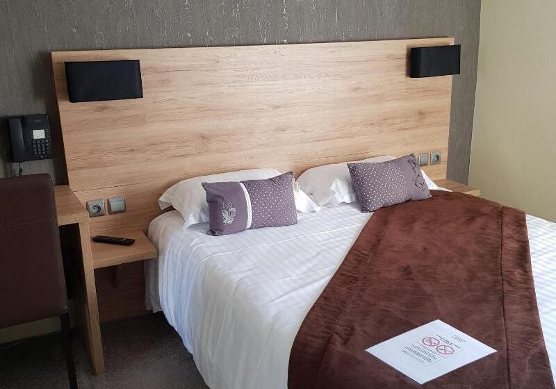 בית מלון כפרי Hôtel L Univers