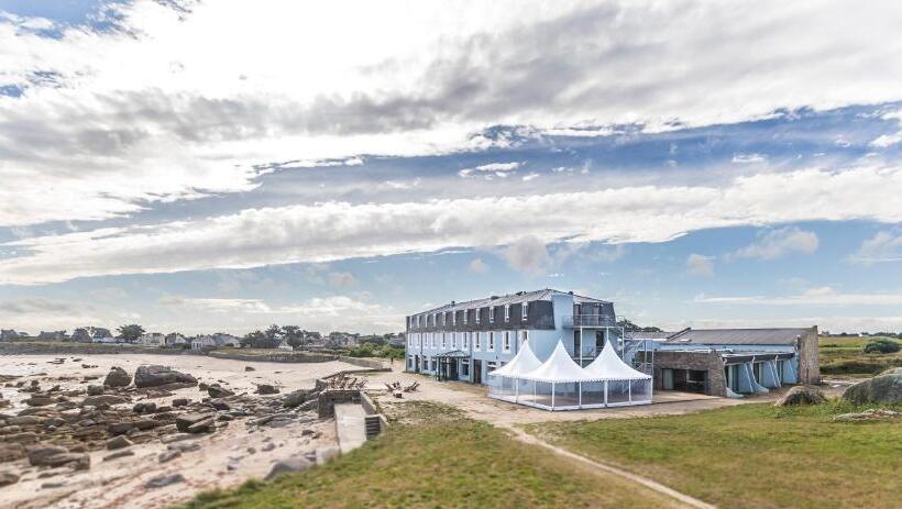 فندق Hôtel De La Mer & Spa